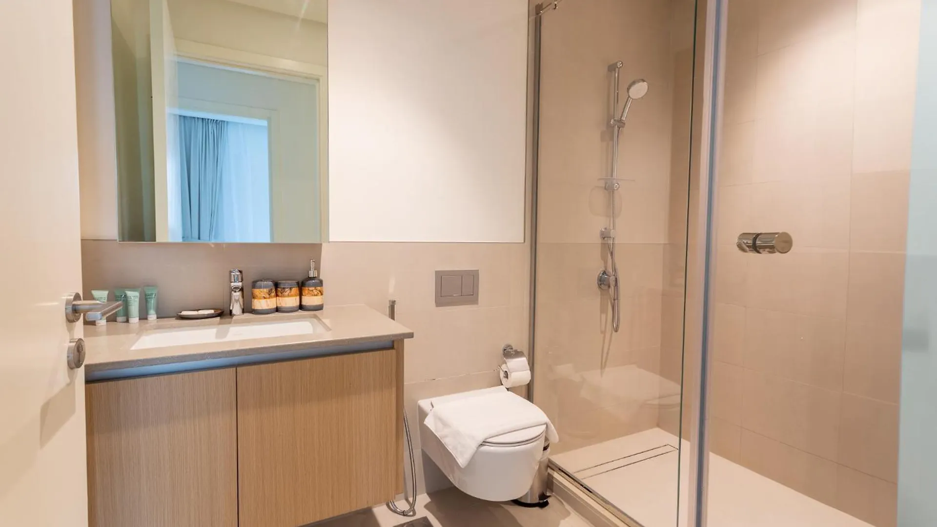 Elegant At Creek Beach 1 Bhk Dubai